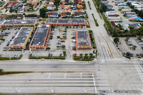 Commercial property in Miami, Florida № 1972710 - photo 21