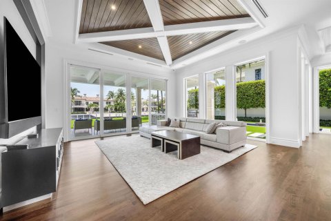 House in Boca Raton, Florida 5 bedrooms, 843 sq.m. № 2185178 - photo 19