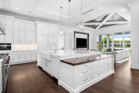 House in Boca Raton, Florida 5 bedrooms, 843 sq.m. № 2185178 - photo 15
