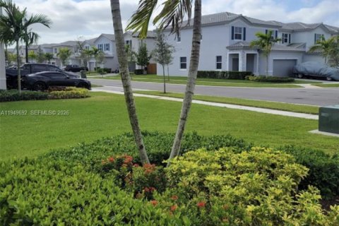 Купить таунхаус в Хомстед, Флорида 3 спальни, 133.97м2, № 2005392 - фото 11