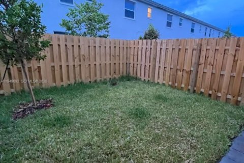 Купить таунхаус в Хомстед, Флорида 3 спальни, 133.97м2, № 2005392 - фото 9