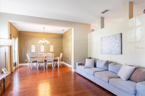 House in Sanford, Florida 5 bedrooms, 250.84 sq.m. № 1912593 - photo 9