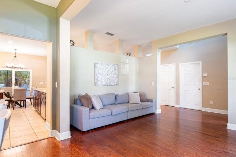House in Sanford, Florida 5 bedrooms, 250.84 sq.m. № 1912593 - photo 12