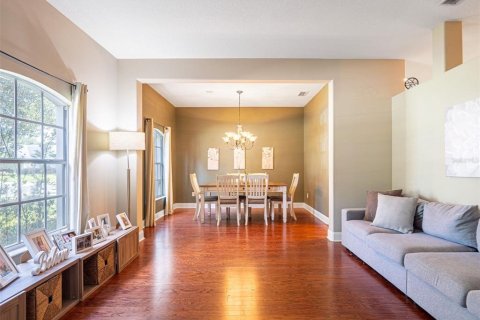 House in Sanford, Florida 5 bedrooms, 250.84 sq.m. № 1912593 - photo 10
