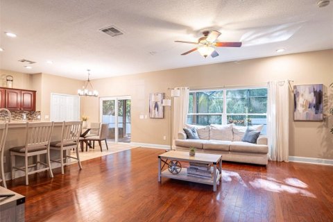 House in Sanford, Florida 5 bedrooms, 250.84 sq.m. № 1912593 - photo 14
