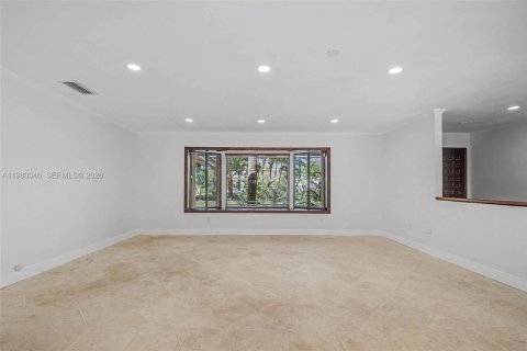 Casa en venta en Miami, Florida, 4 dormitorios, 253.62 m2 № 2049173 - foto 9
