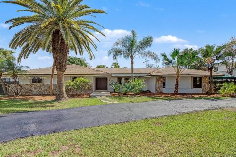 Casa en venta en Miami, Florida, 4 dormitorios, 253.62 m2 № 2049173 - foto 2