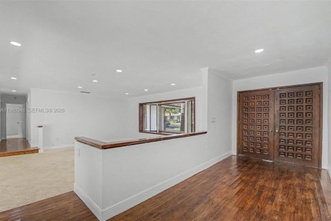 Casa en venta en Miami, Florida, 4 dormitorios, 253.62 m2 № 2049173 - foto 8