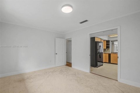 Casa en venta en Miami, Florida, 4 dormitorios, 253.62 m2 № 2049173 - foto 16
