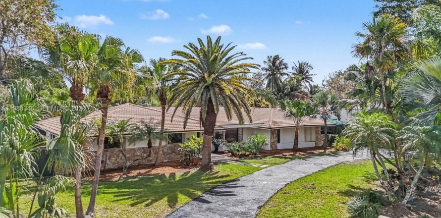 Casa en Miami, Florida 4 dormitorios, 253.62 m2 № 2049173