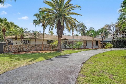 Casa en venta en Miami, Florida, 4 dormitorios, 253.62 m2 № 2049173 - foto 4