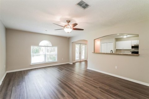 House in Wesley Chapel, Florida 4 bedrooms, 180.6 sq.m. № 1913075 - photo 4