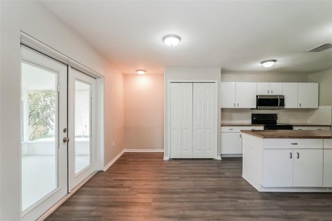 House in Wesley Chapel, Florida 4 bedrooms, 180.6 sq.m. № 1913075 - photo 6