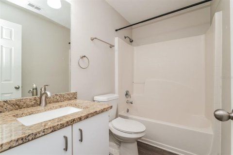 House in Wesley Chapel, Florida 4 bedrooms, 180.6 sq.m. № 1913075 - photo 16