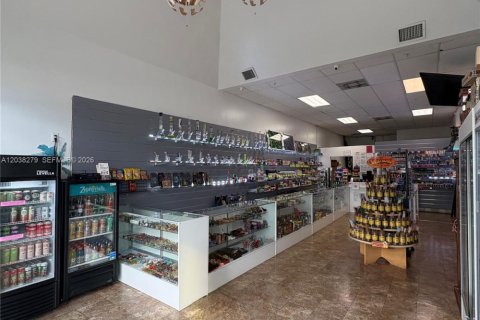 Propiedad comercial en venta en Hollywood, Florida № 2087567 - foto 4