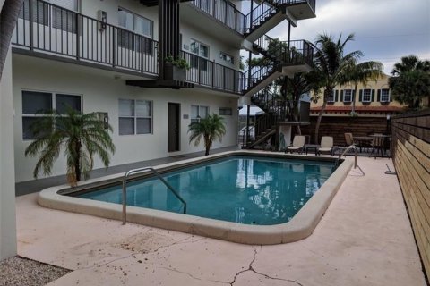 Condominio en alquiler en Fort Lauderdale, Florida, 2 dormitorios, 77.11 m2 № 1178589 - foto 1