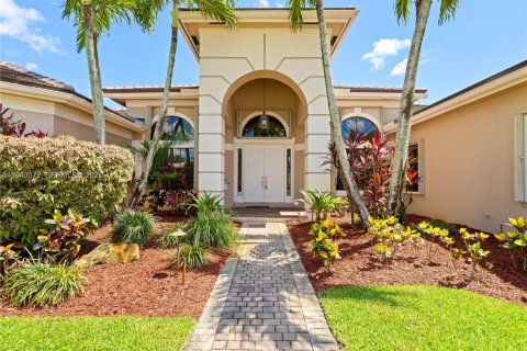 House in Davie, Florida 4 bedrooms, 392.51 sq.m. № 2003672 - photo 2