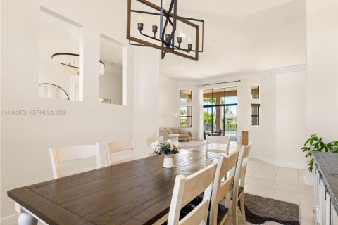 House in Davie, Florida 4 bedrooms, 392.51 sq.m. № 2003672 - photo 17