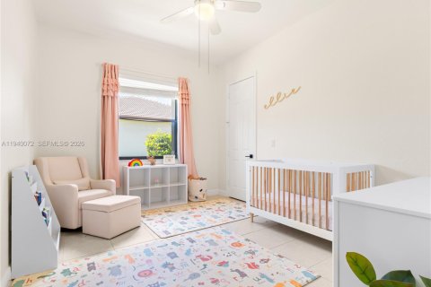 House in Davie, Florida 4 bedrooms, 392.51 sq.m. № 2003672 - photo 28