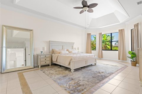 House in Davie, Florida 4 bedrooms, 392.51 sq.m. № 2003672 - photo 18