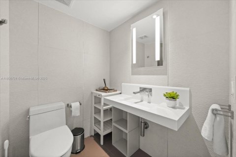 Condominio en venta en Miami Beach, Florida, 2 dormitorios, 133.78 m2 № 1855318 - foto 15