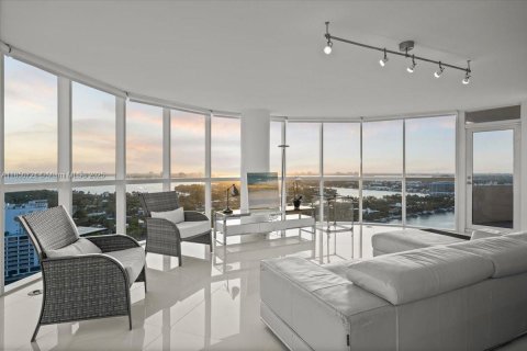Condominio en venta en Miami Beach, Florida, 2 dormitorios, 133.78 m2 № 1855318 - foto 4