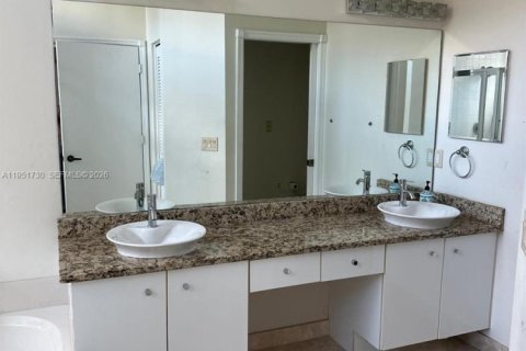 Casa en alquiler en Boca Raton, Florida, 4 dormitorios, 216 m2 № 2006387 - foto 13