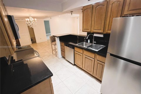 Купить кондоминиум в Майами, Флорида 3 спальни, 105.91м2, № 2067560 - фото 5