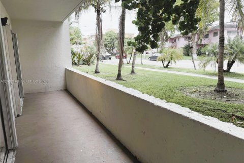 Купить кондоминиум в Майами, Флорида 3 спальни, 105.91м2, № 2067560 - фото 22