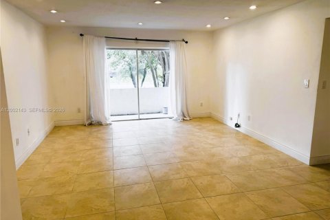 Купить кондоминиум в Майами, Флорида 3 спальни, 105.91м2, № 2067560 - фото 7