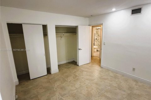 Купить кондоминиум в Майами, Флорида 3 спальни, 105.91м2, № 2067560 - фото 15