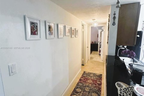 Купить кондоминиум в Майами, Флорида 3 спальни, 105.91м2, № 2067560 - фото 13