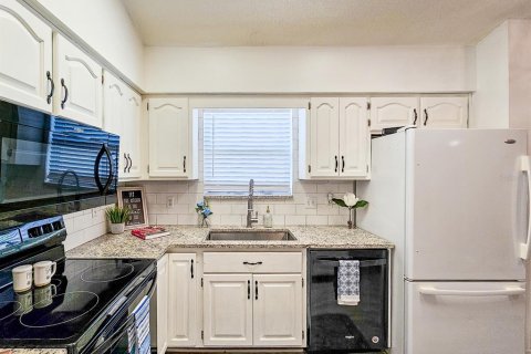 House in Keystone Heights, Florida 3 bedrooms, 174.56 sq.m. № 1787420 - photo 16