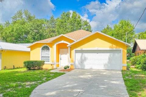 House in Keystone Heights, Florida 3 bedrooms, 174.56 sq.m. № 1787420 - photo 2