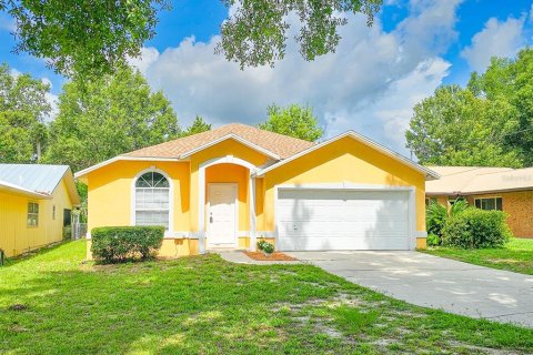 House in Keystone Heights, Florida 3 bedrooms, 174.56 sq.m. № 1787420 - photo 1