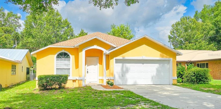 House in Keystone Heights, Florida 3 bedrooms, 174.56 sq.m. № 1787420