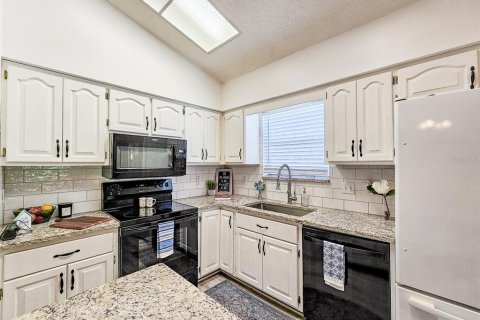 House in Keystone Heights, Florida 3 bedrooms, 174.56 sq.m. № 1787420 - photo 15