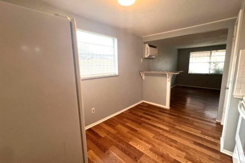 Casa en alquiler en Thonotosassa, Florida, 2 dormitorios, 65.22 m2 № 1740616 - foto 8