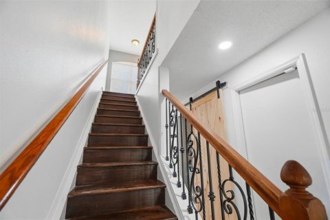 Townhouse in Tampa, Florida 3 bedrooms, 155.15 sq.m. № 2312712 - photo 17