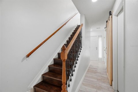 Townhouse in Tampa, Florida 3 bedrooms, 155.15 sq.m. № 2312712 - photo 16