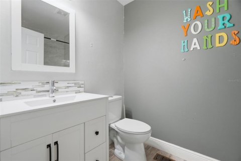 Townhouse in Tampa, Florida 3 bedrooms, 155.15 sq.m. № 2312712 - photo 24
