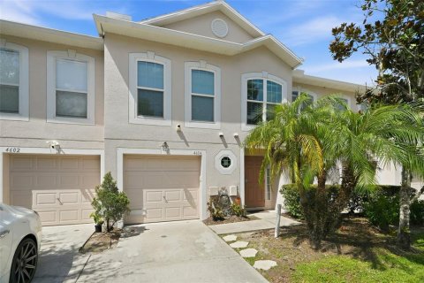 Townhouse in Tampa, Florida 3 bedrooms, 155.15 sq.m. № 2312712 - photo 3