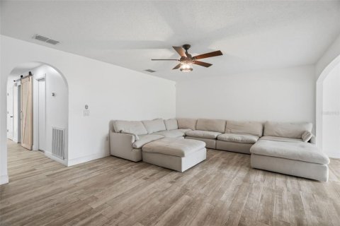 Townhouse in Tampa, Florida 3 bedrooms, 155.15 sq.m. № 2312712 - photo 15