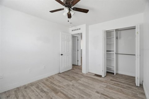 Townhouse in Tampa, Florida 3 bedrooms, 155.15 sq.m. № 2312712 - photo 27