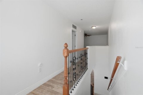 Townhouse in Tampa, Florida 3 bedrooms, 155.15 sq.m. № 2312712 - photo 18
