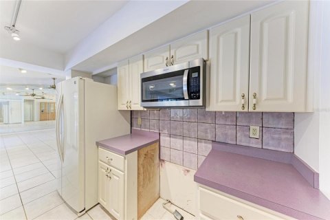 Villa ou maison à vendre à Sarasota, Floride: 3 chambres, 215.9 m2 № 2151520 - photo 18