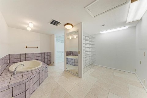 Villa ou maison à vendre à Sarasota, Floride: 3 chambres, 215.9 m2 № 2151520 - photo 30