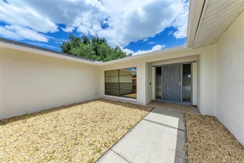 Villa ou maison à vendre à Sarasota, Floride: 3 chambres, 215.9 m2 № 2151520 - photo 5