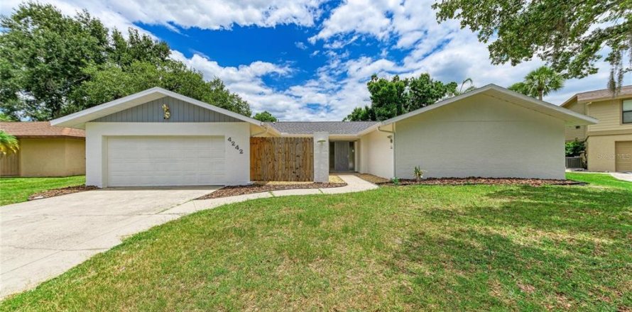 Villa ou maison à Sarasota, Floride 3 chambres, 215.9 m2 № 2151520