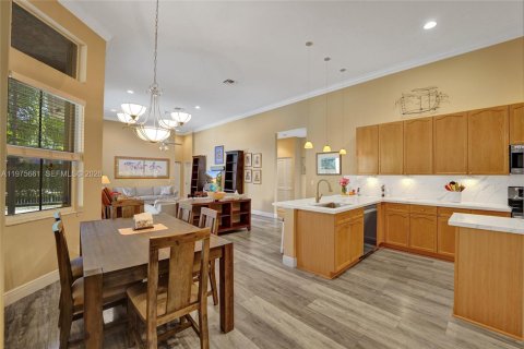 Villa ou maison à vendre à Weston, Floride: 5 chambres, 310.29 m2 № 2042743 - photo 8